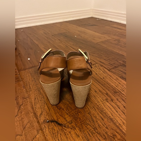 Genuine Leather Michael Kors Wedge - Picture 6 of 6